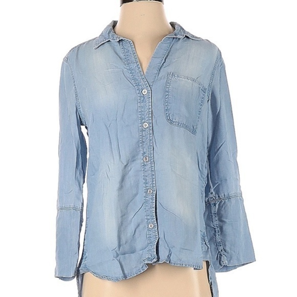 Cloth & Stone
Size XS Long Sleeve Button-Down Shirt